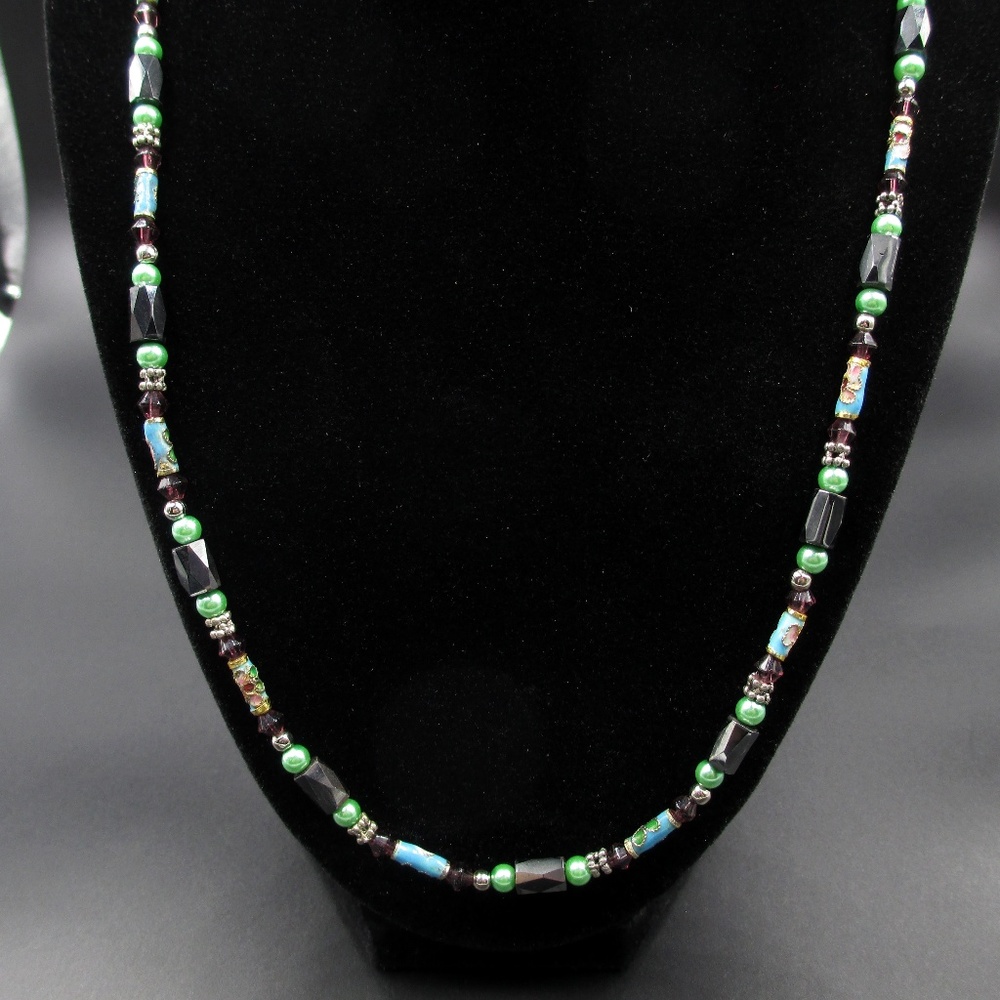 31 Inch Stylish Floral & Beaded Magnetic Necklace - Picture 1 of 6